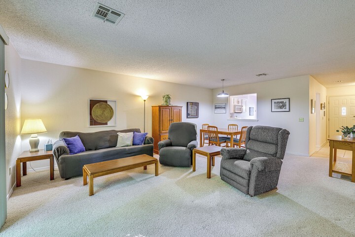Bella Vista Townhome w / Deck Near Back 40 Trail!