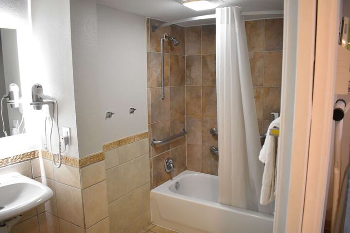 Room 11 of 26