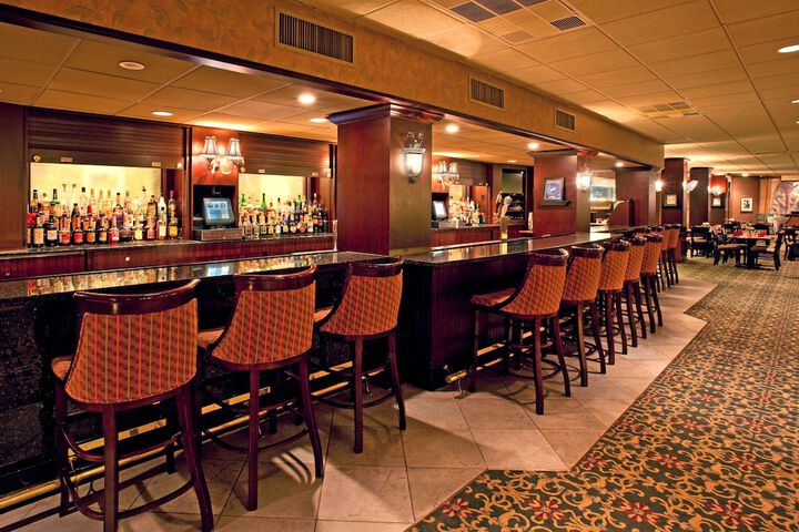 Lounge 56 of 57