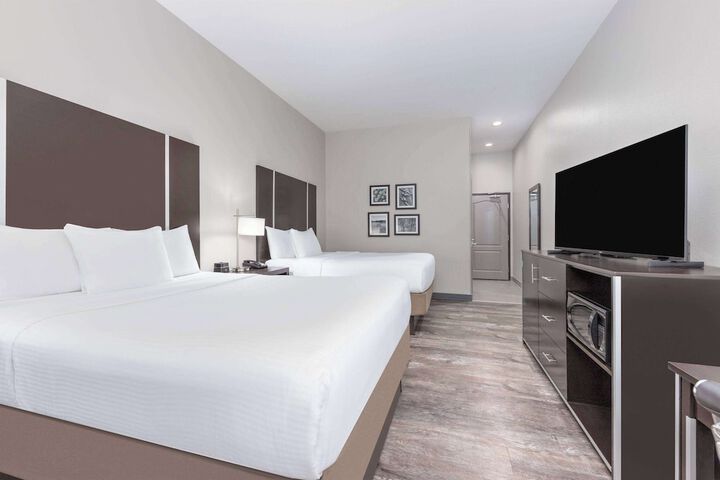 La Quinta Inn & Suites by Wyndham Tyler - University Area