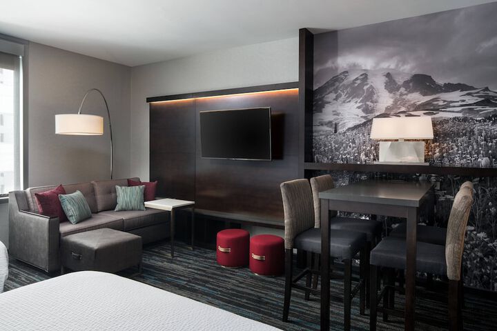 Room 17 of 36