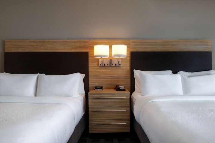 Room 28 of 49