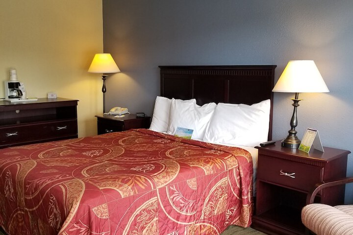 Room 13 of 21