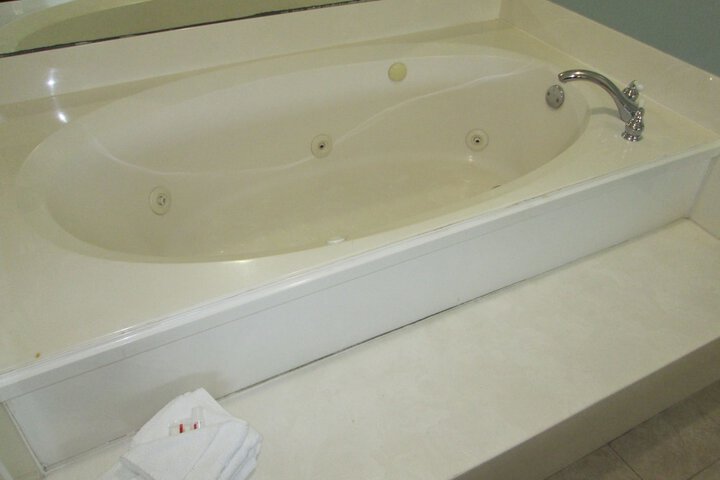 Hot Tub 30 of 30
