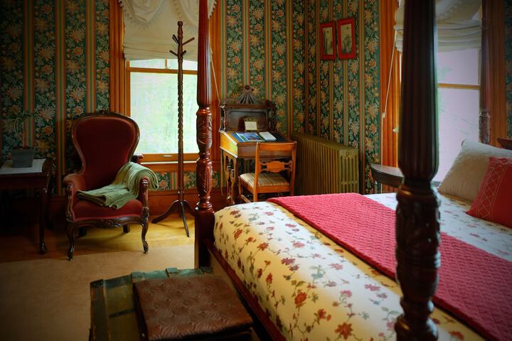 Room 13 of 34