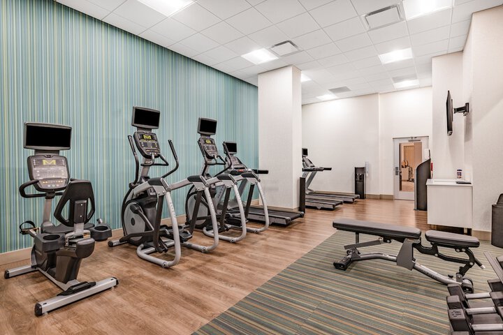 Holiday Inn Express & Suites Lincoln Downtown by IHG