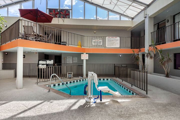 Pool 4 of 24