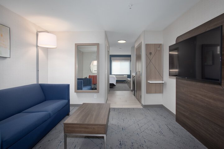 Room 43 of 69