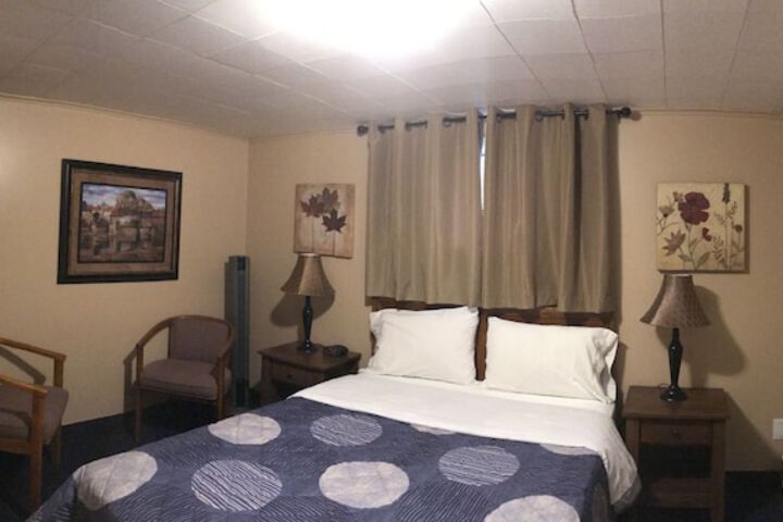 Room 13 of 32