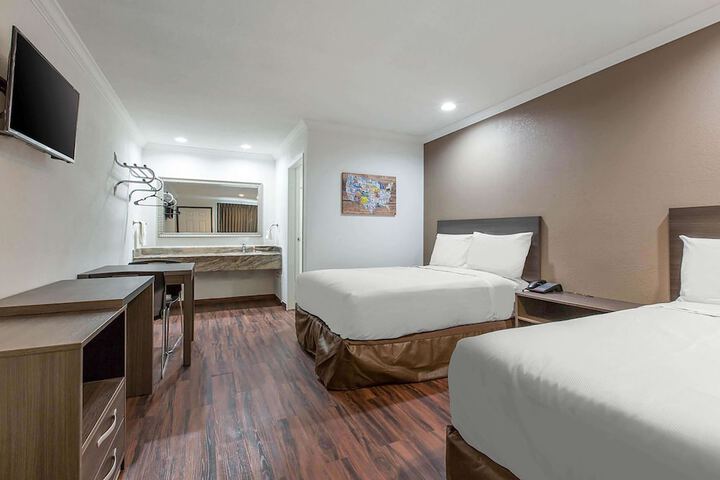 Room 14 of 20