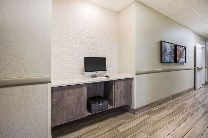 Business Center 45 of 45