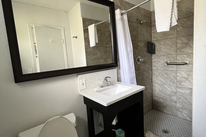 Room 15 of 25