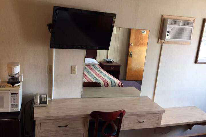 Room 12 of 17