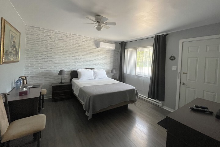 Room 17 of 24