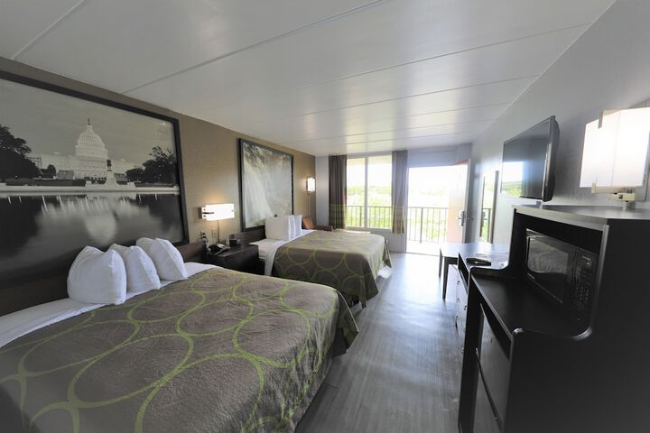 Room 9 of 23