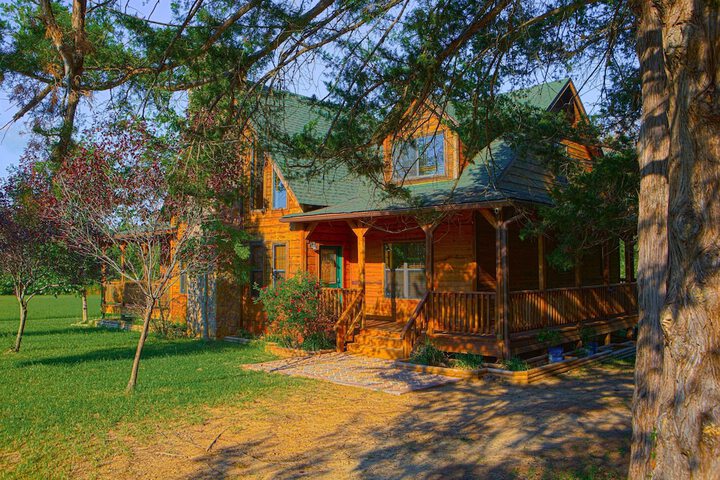 Pet-friendly Jefferson Home Near Lake O the Pines