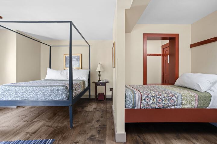 Artists Colony Inn