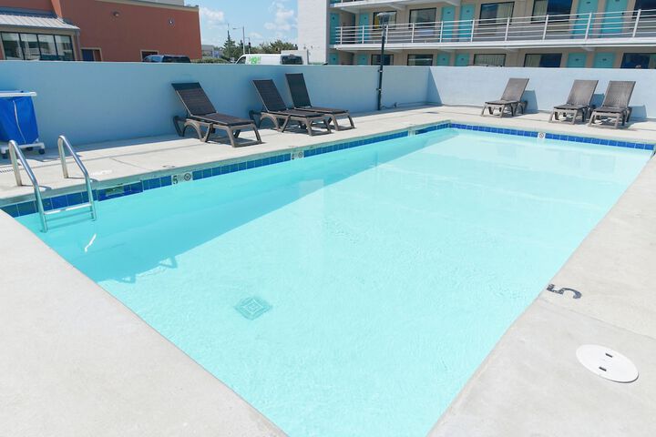 Howard Johnson by Wyndham Virginia Beach at the Beach