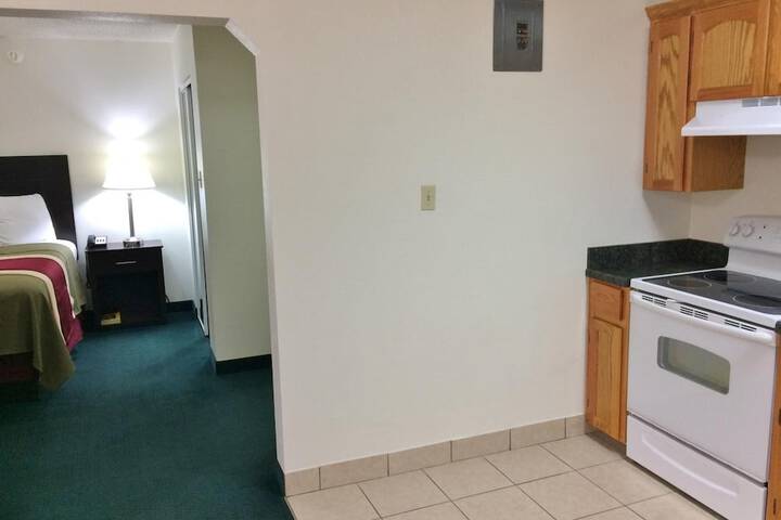Travel Inn & Suites