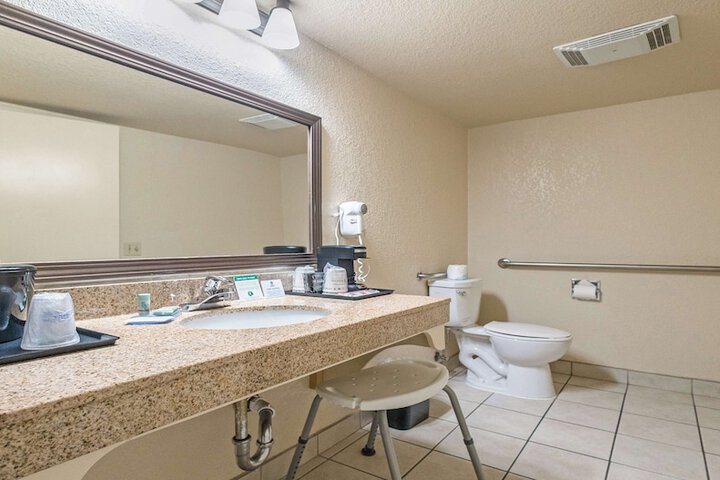 Room 15 of 31