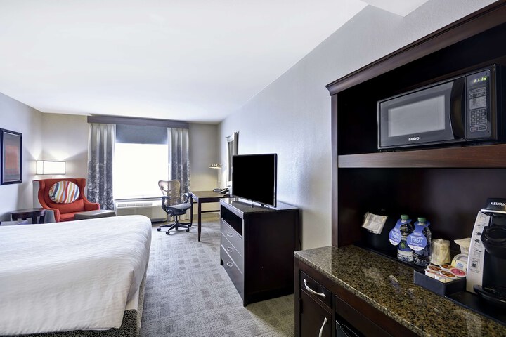 Room 9 of 37