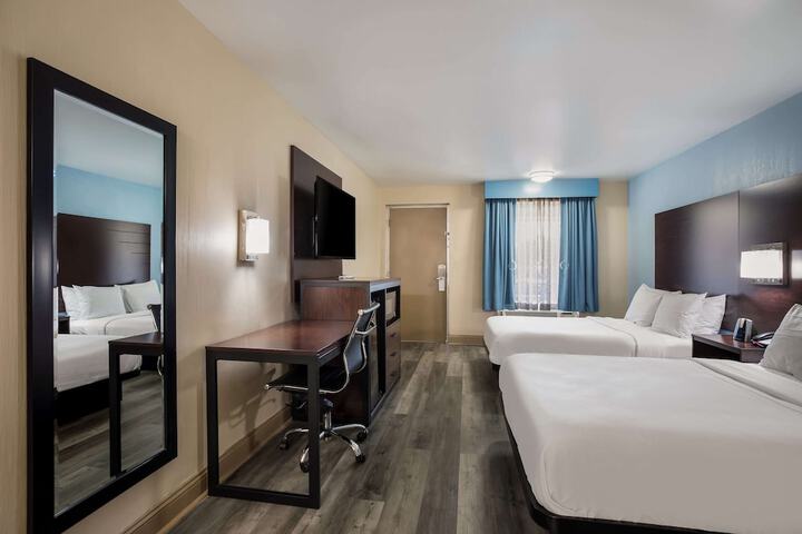 Room 14 of 37