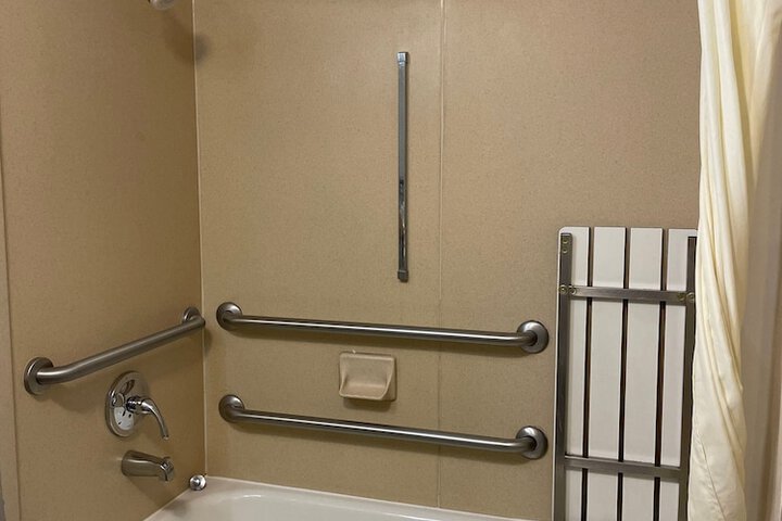 Room 17 of 35