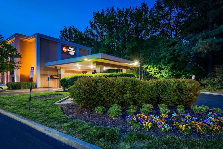 Best Western Plus Richmond Airport Hotel