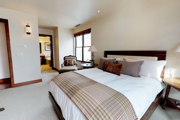 Room 213 of 361