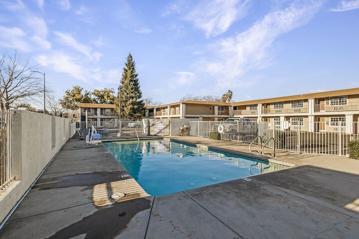 Pool 6 of 73