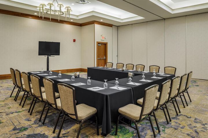 DoubleTree by Hilton Rochester