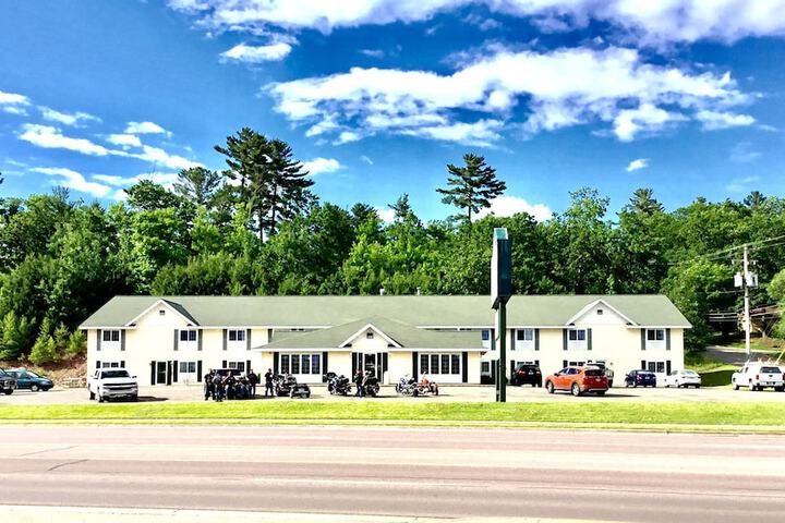 Mountain Host Motor Inn