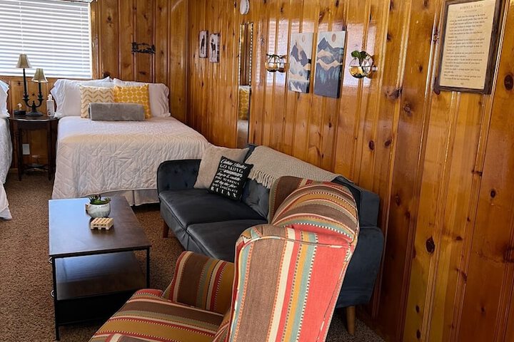 Room 43 of 236