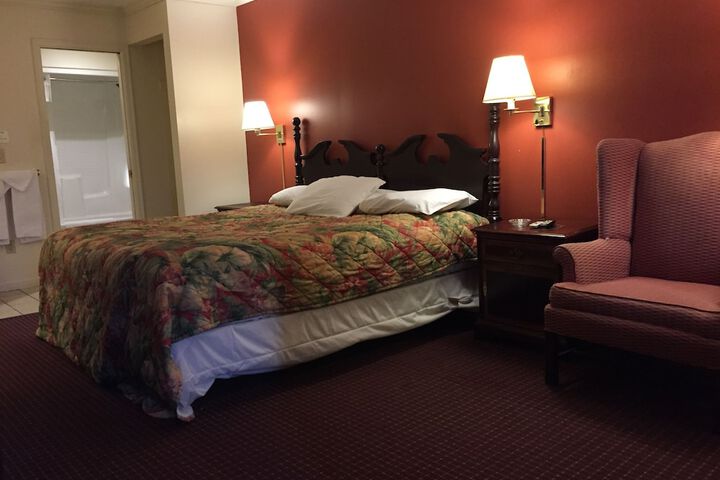 Wildwood Inn Tropical Dome & Theme Suites