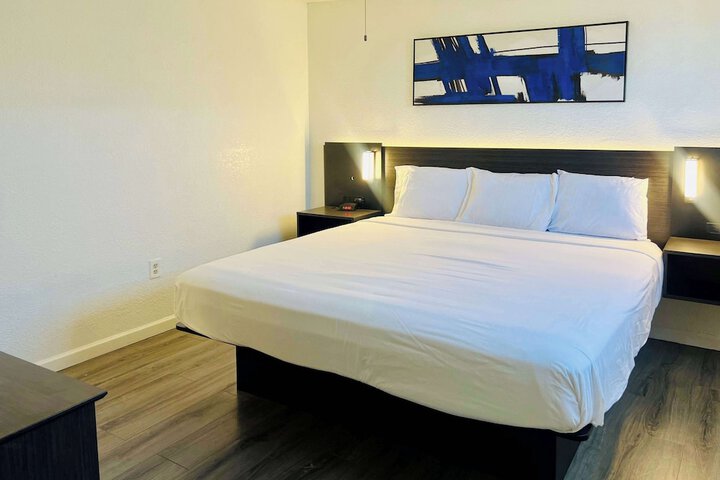 Room 7 of 30