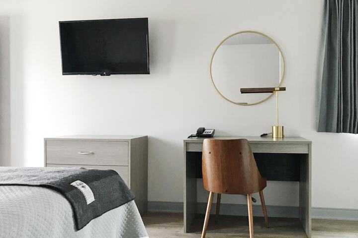 Room 28 of 33