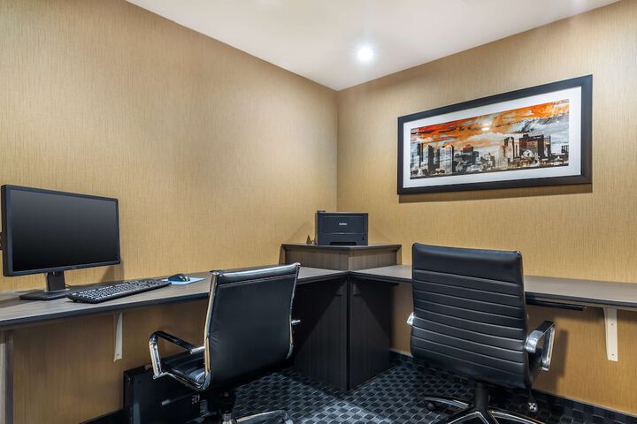 Business Center 58 of 58