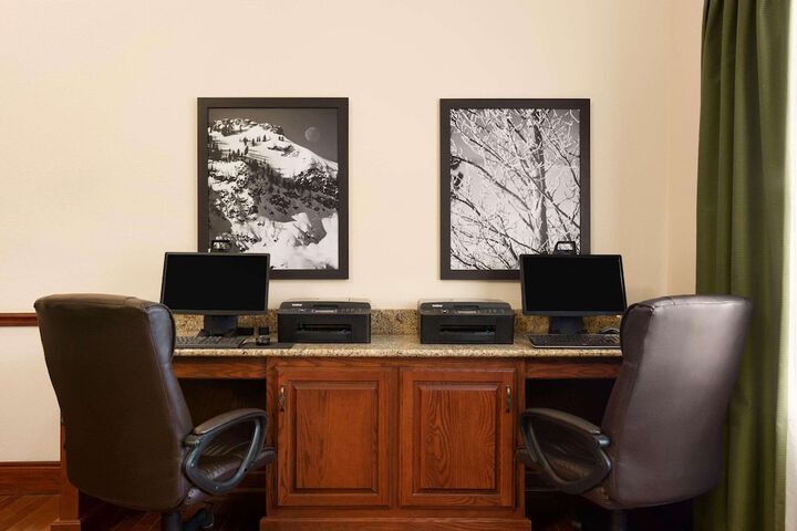 Business Center 42 of 42