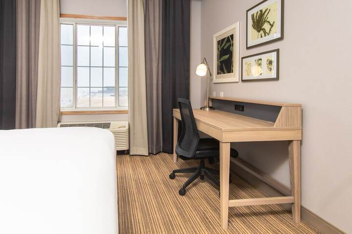 Country Inn & Suites by Radisson Rapid City, SD