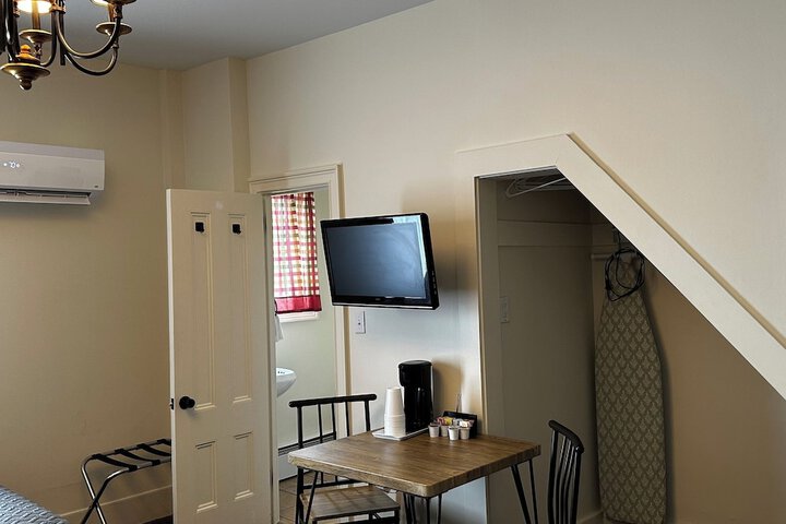 Room 7 of 51