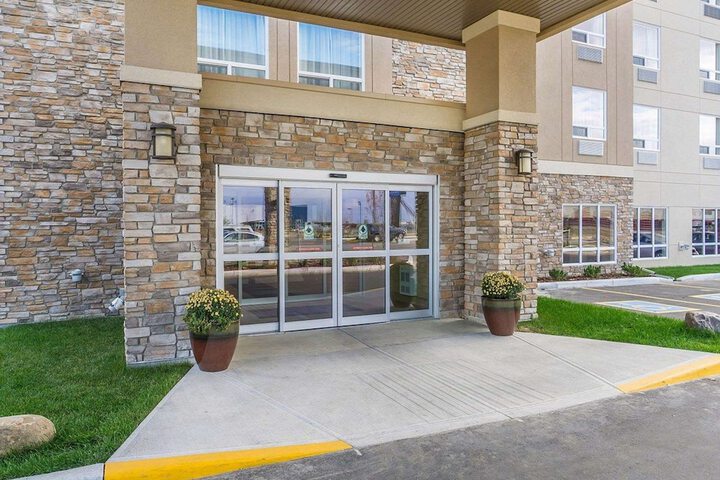 Comfort Inn & Suites Edmonton International Airport