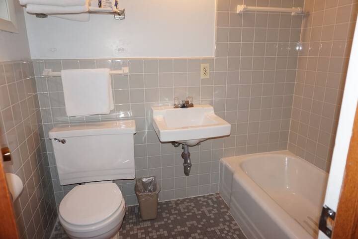 Room 93 of 143