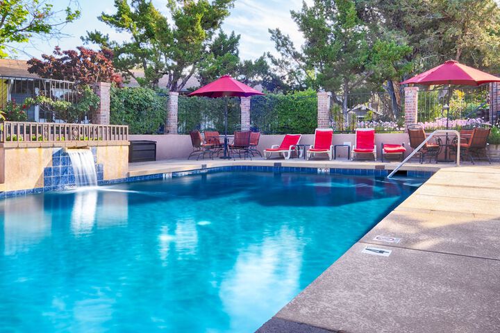 Pool 16 of 104