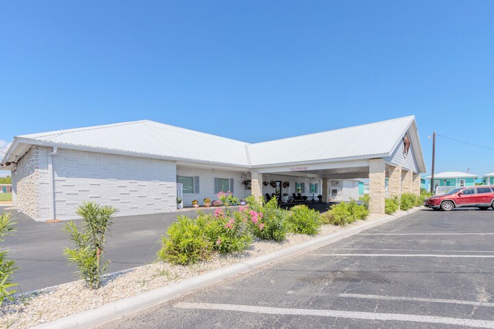 Shark Reef Resort Motel & Cottages