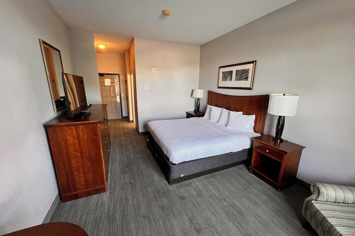Room 9 of 33