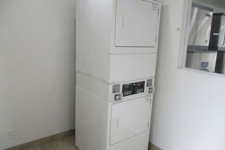 Room 18 of 37