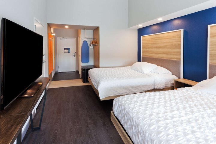 Room 26 of 47