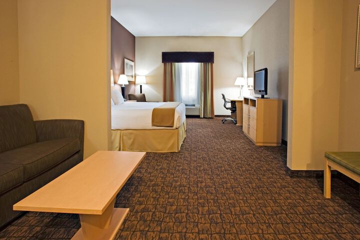 Room 11 of 25