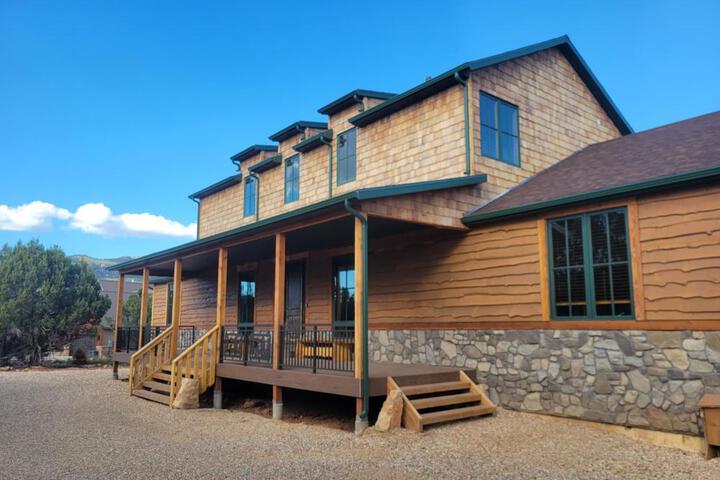 East Zion Trails Retreat-Hot tub Resort Amenities, Exceptional