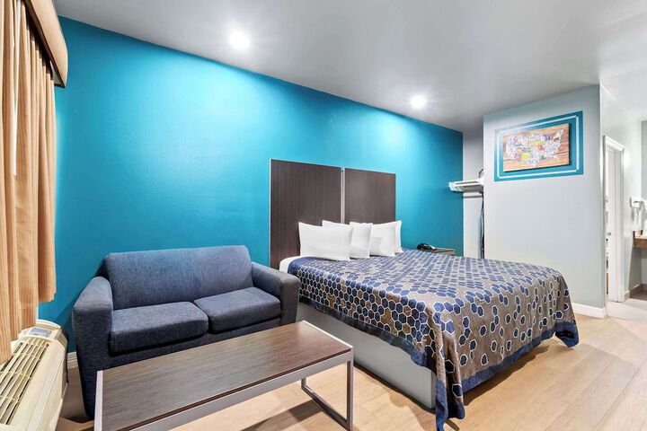Econo Lodge Inn & Suites Channelview - Houston East